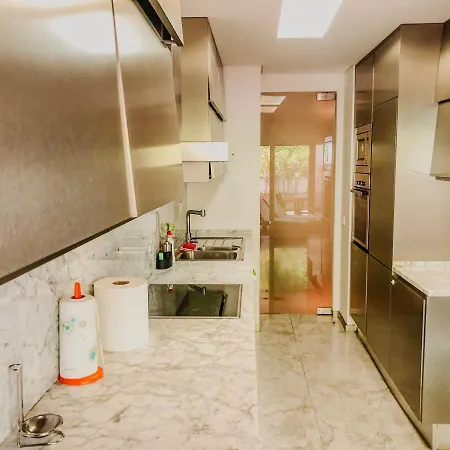 Near The And Marina 公寓 *