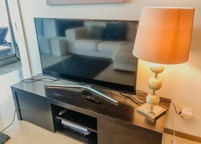 Near The And Marina Апартаменти Портіман