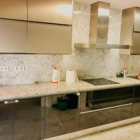 Apartment Near The And Marina